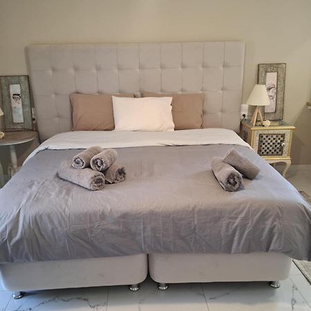 Eytyhias Yard Apartments In Poros Poros Town Екстериор снимка