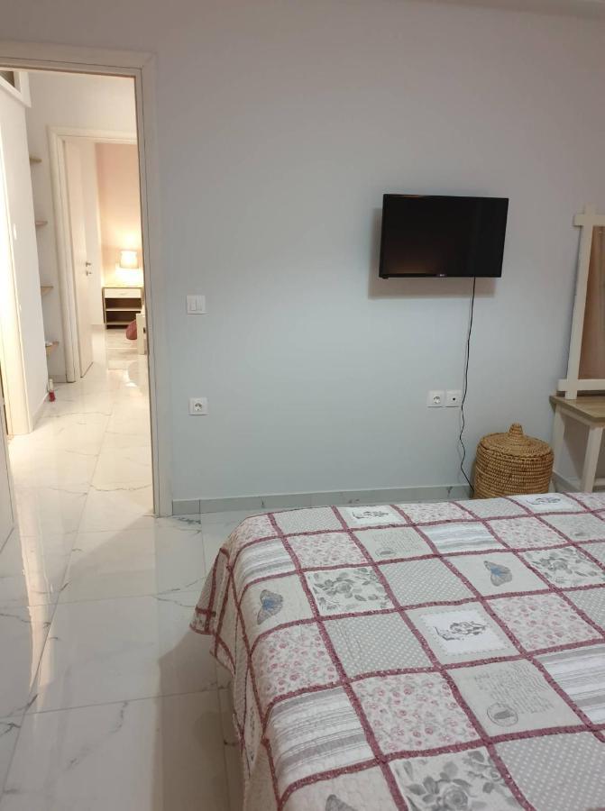 Eytyhias Yard Apartments In Poros Poros Town Екстериор снимка