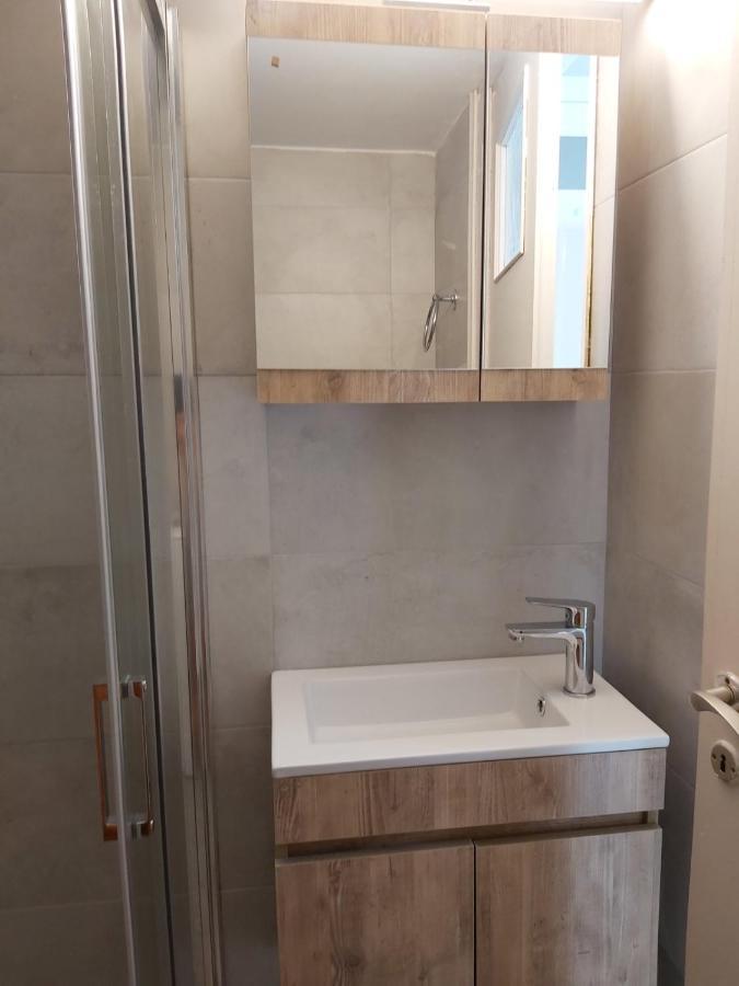 Eytyhias Yard Apartments In Poros Poros Town Екстериор снимка