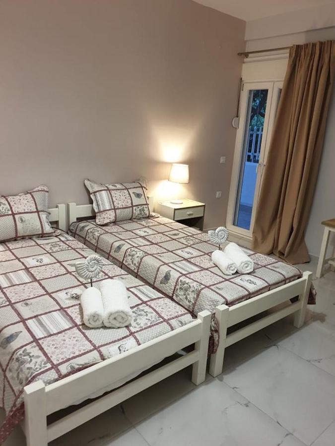 Eytyhias Yard Apartments In Poros Poros Town Екстериор снимка