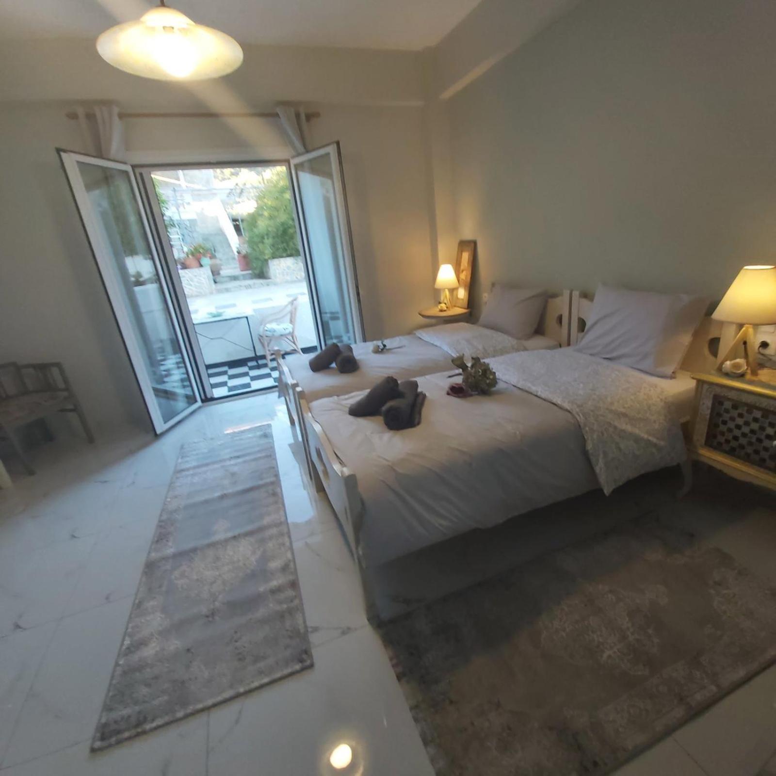 Eytyhias Yard Apartments In Poros Poros Town Екстериор снимка